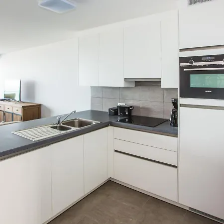 Apartment With Hinterland Views *